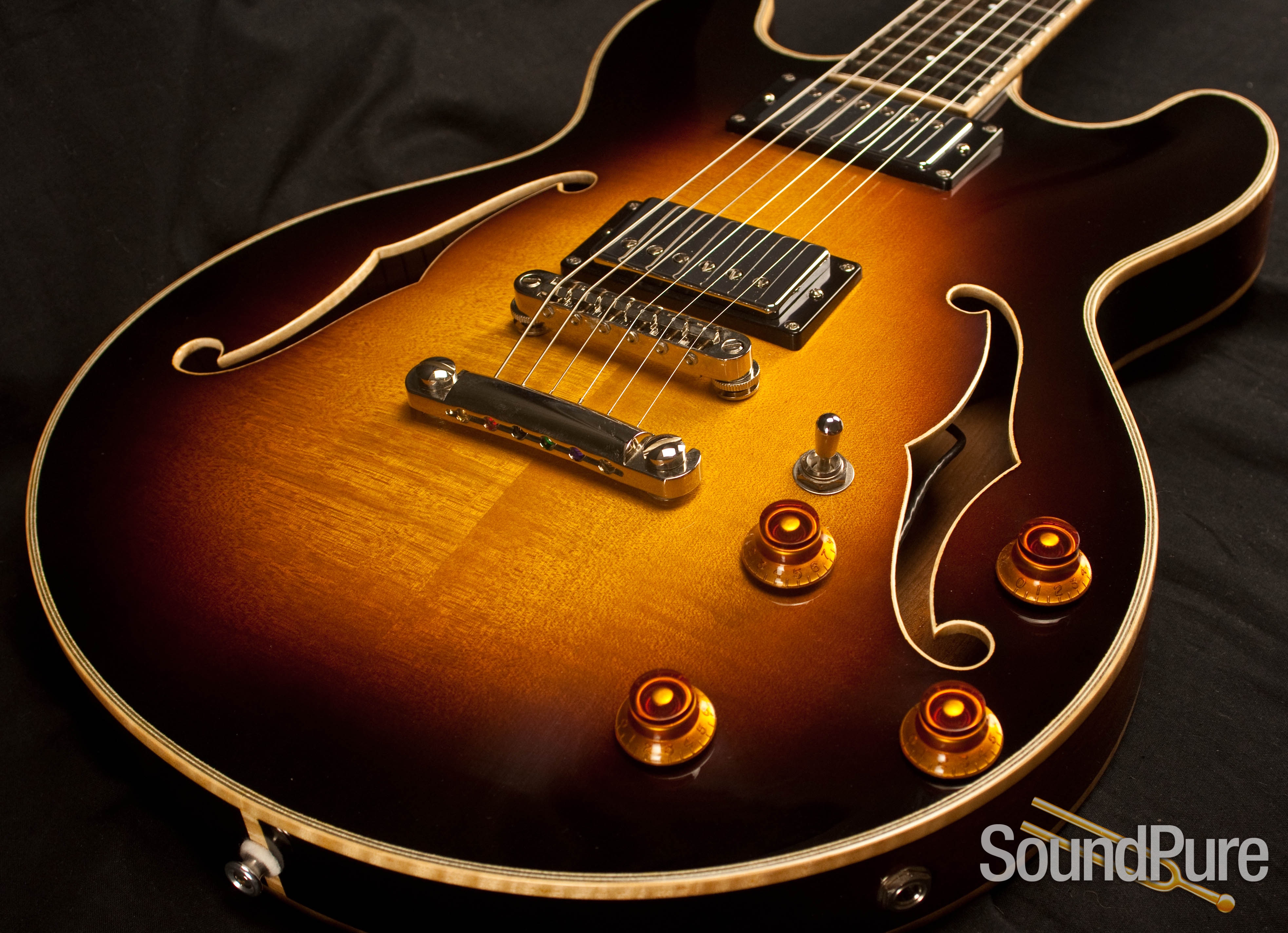 Eastman T184MX Sunburst SemiHollow Electric Guitar