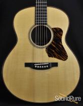 Bourgeois Signature Small Jumbo Acoustic Guitar-Used