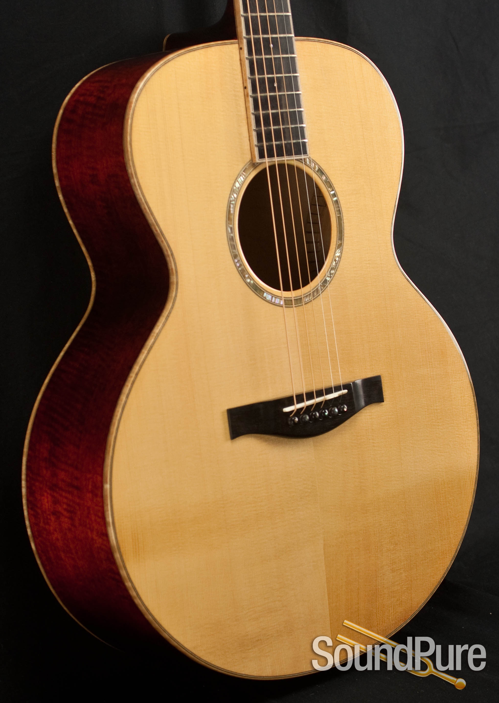 Eastman AJ816 Jumbo Spruce/Maple Archback Acoustic Guitar 21