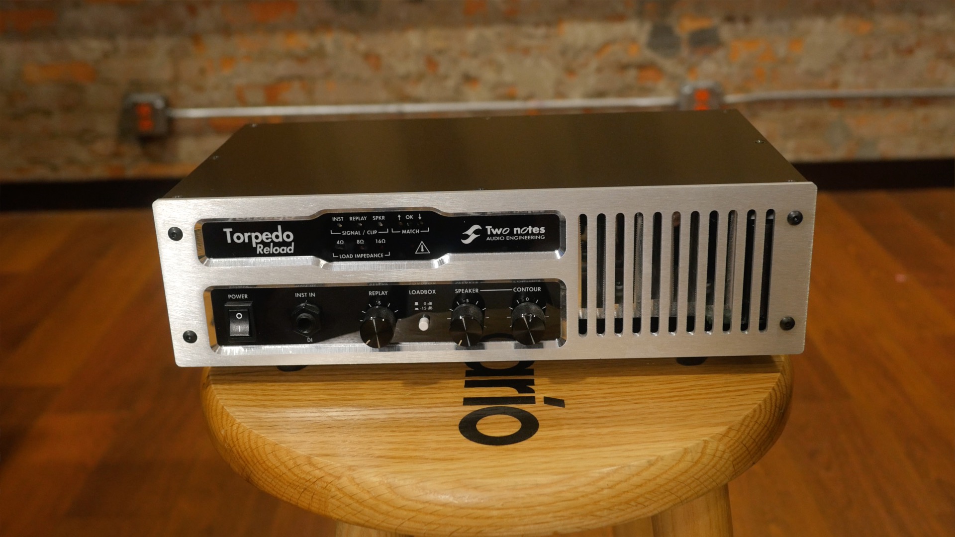 Low Volume Alternatives for Recording Electric Guitar Sound Pure