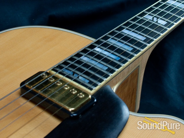 Hofner New President Natural Finish Archtop Electric Guitar — image 6