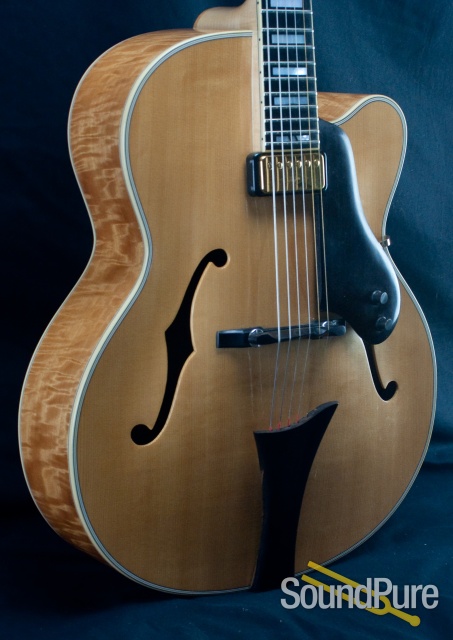 Hofner New President Natural Finish Archtop Electric Guitar — image 10