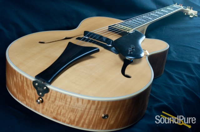 Hofner New President Natural Finish Archtop Electric Guitar — image 11
