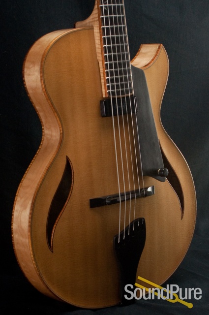 Benedetto Bambino Elite 2008 Custom Archtop Guitar — image 14