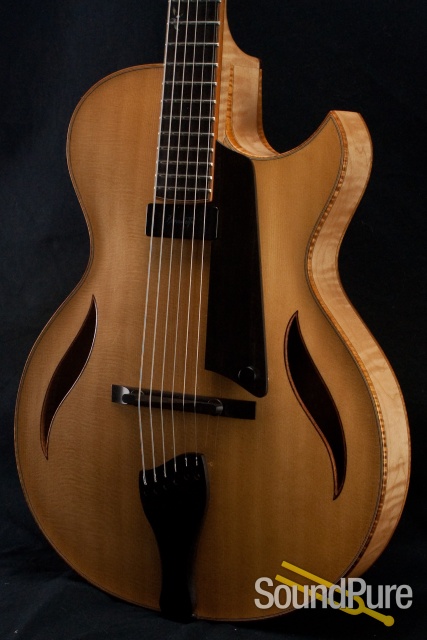 Benedetto Bambino Elite 2008 Custom Archtop Guitar — image 18