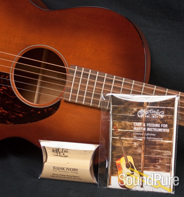 Martin 2013 000-17SM Acoustic Guitar — image 2