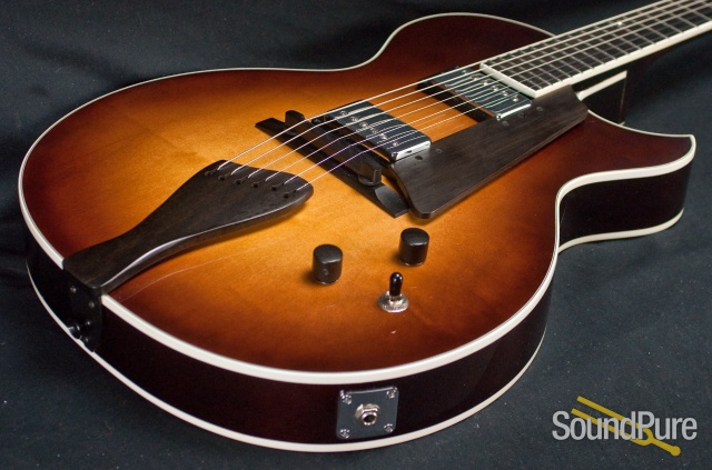 Benedetto Bambino Antique Burst Archtop Guitar S1052 - Used — image 8