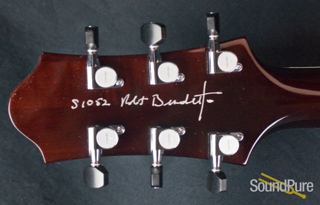 Benedetto Bambino Antique Burst Archtop Guitar S1052 - Used — image 15