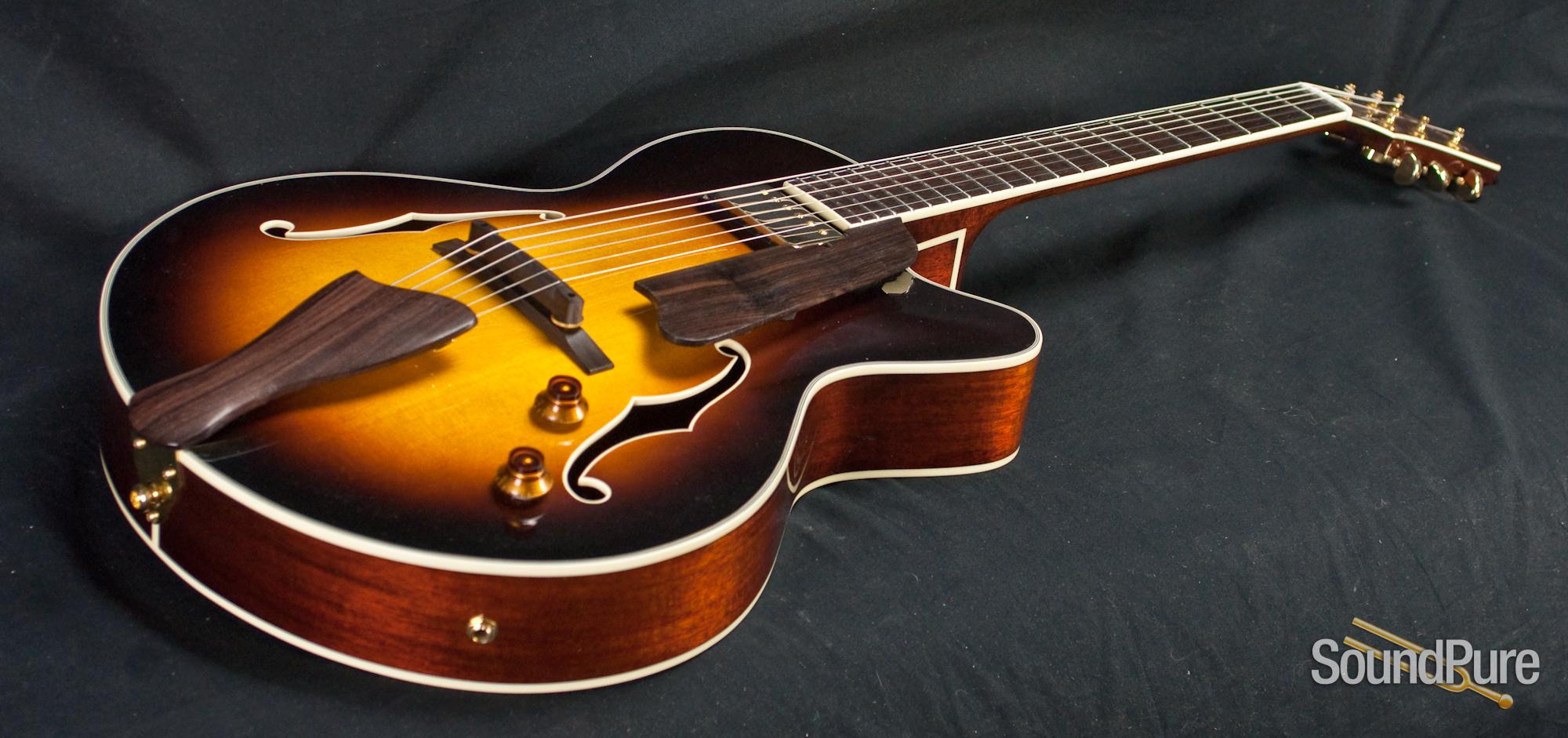 Eastman AR603CECS15 Classic Sunburst Archtop Guitar 5021