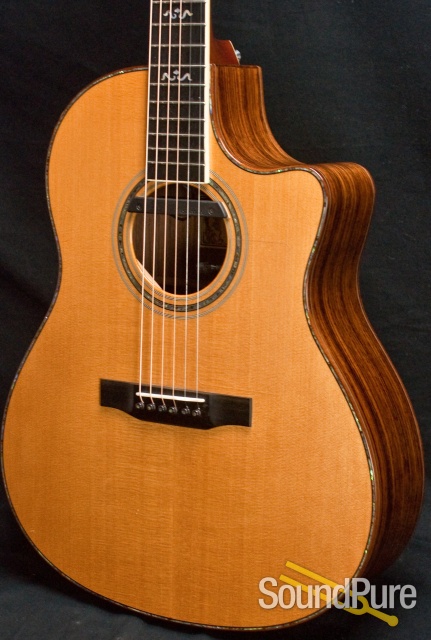 Larrivee LV-10 Sitka/Rosewood Acoustic Guitar - Used — image 7