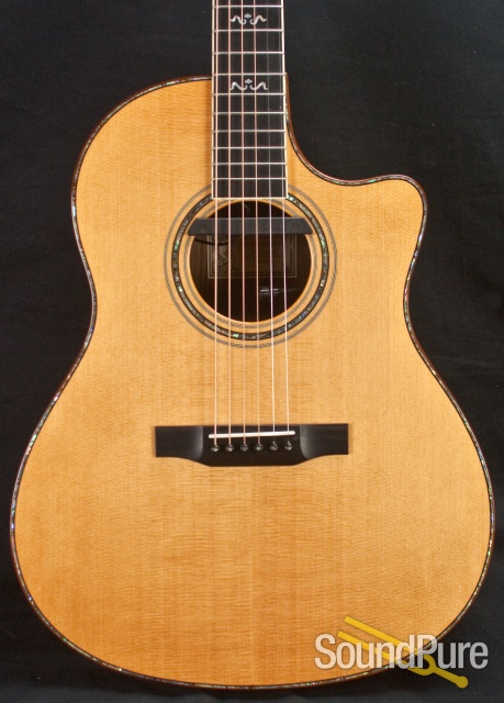 Larrivee LV-10 Sitka/Rosewood Acoustic Guitar - Used — image 1