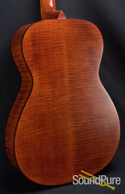 Dobro Hound Dog Deluxe Round Neck - Used — image 15