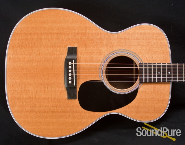 Martin 2011 000-28 Solid Sitka Spruce Acoustic Guitar - Used — image 9