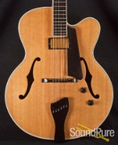 Buscarino Artisan Archtop Guitar - USED Buscarino Artisan Archtop Guitar - USED