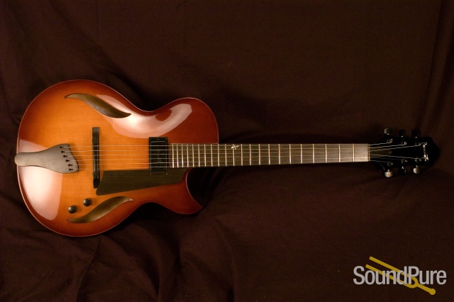 Benedetto Bambino Elite One-off Antique Burst S1082 Archtop Guitar