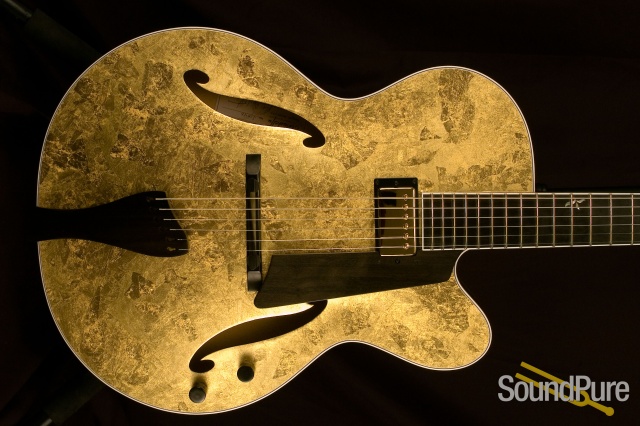 Benedetto Bravo One-off Gold Leaf S1046 Archtop Guitar