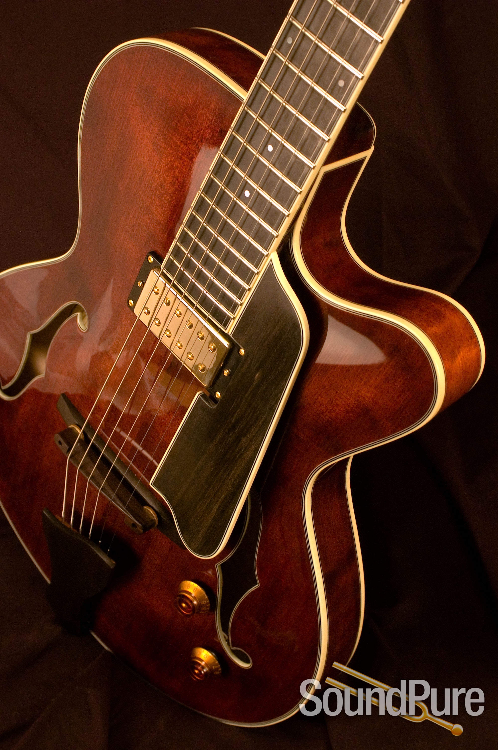 Eastman T145SM Classic Sn 1308 Thinline Archtop Guitar