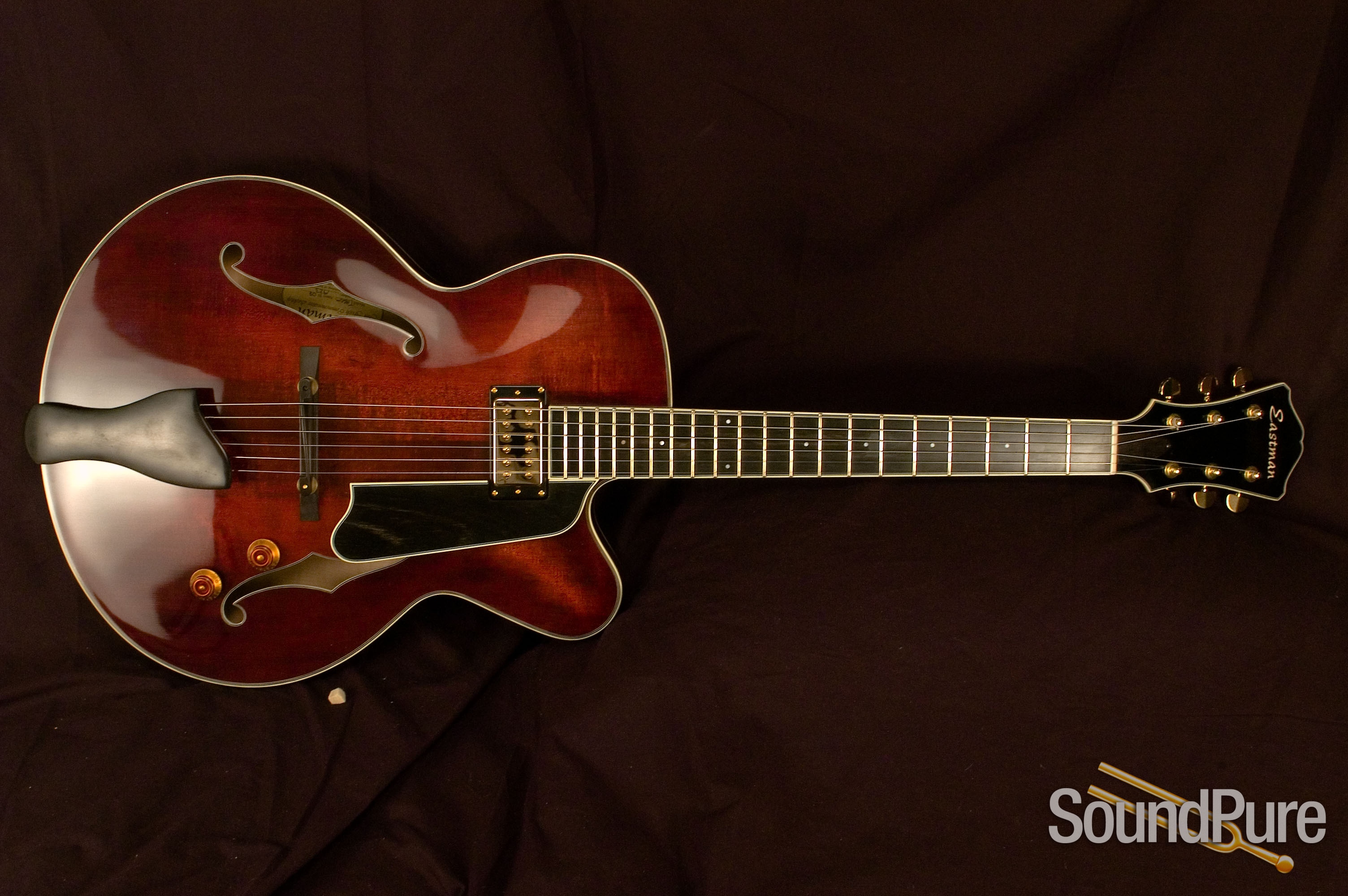 Eastman T146SM Classic Sn 1923 Thinline Archtop Guitar