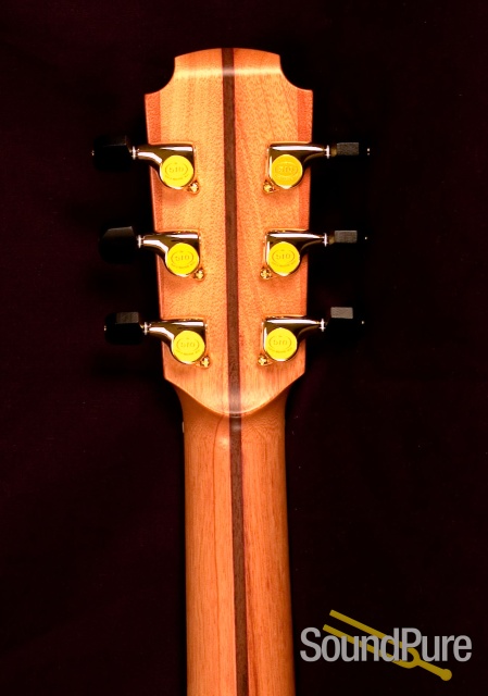 Lowden S35 Red Cedar/Claro Walnut sn 15776 Acoustic Guitar — image 3