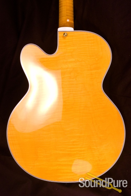 Benedetto Bravo Deluxe Honey Blonde S1109 Archtop Guitar — image 8