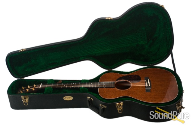 Martin 2002 00-17 Mahogany Acoustic Guitar - Used — image 8