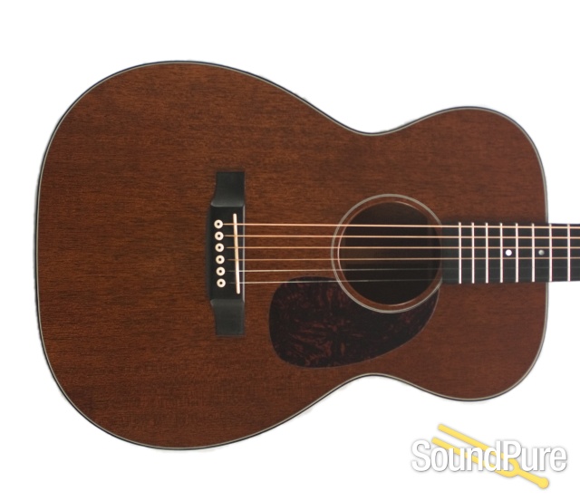 Martin 2002 00-17 Mahogany Acoustic Guitar - Used — image 9