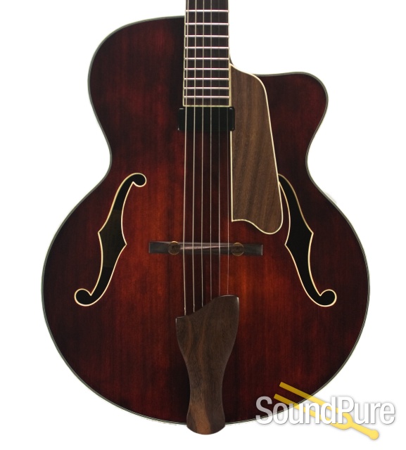 Eastman AR605CE Spruce/Mahogany Archtop Guitar #10455331 — image 1