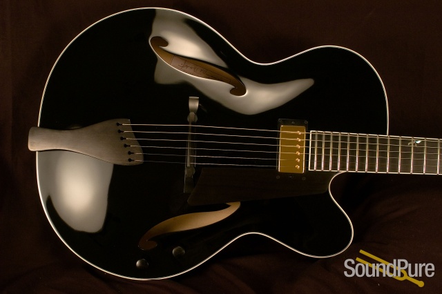 Benedetto Bravo One-off Black sn1101 Archtop Guitar