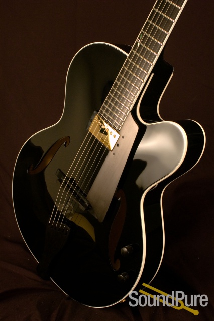 Benedetto Bravo One-off Black sn1101 Archtop Guitar — image 4