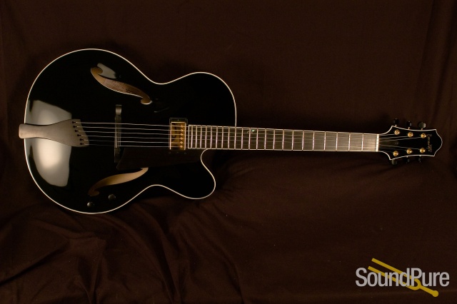 Benedetto Bravo One-off Black sn1101 Archtop Guitar — image 7