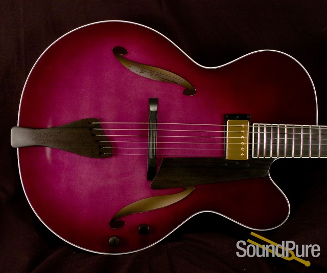 Benedetto Bravo One-off Plum/Purple S1185 Archtop Guitar — image 9