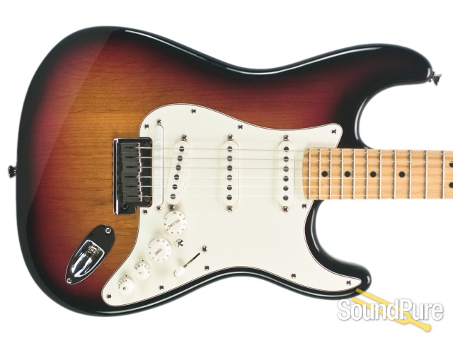 Fender VG Stratocaster 3-Tone Sunburst SSS #Z7033061 - Used — image 9