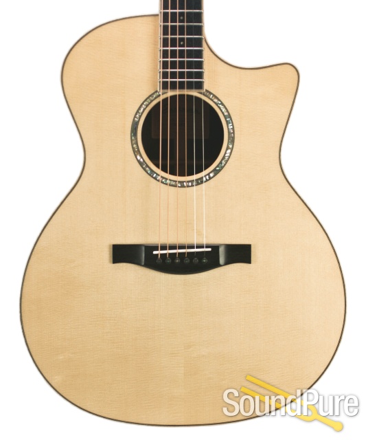 Eastman AC822CE Grand Auditorium Acoustic/Electric #13655807 — image 1