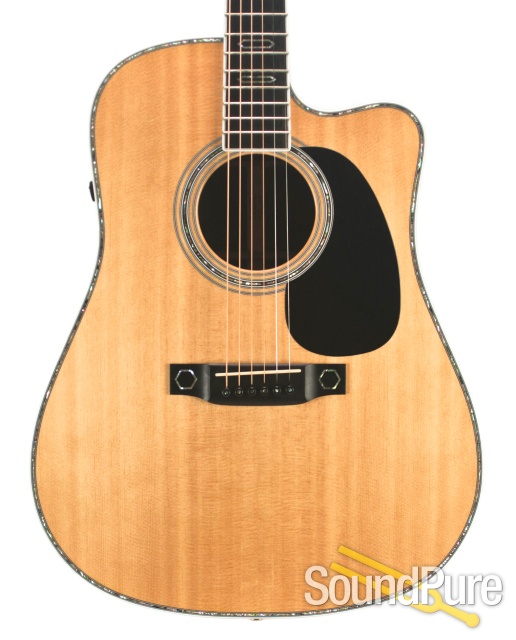Martin DC Aura Custom Natural Cutaway Dread #1598333 - Used — image 1