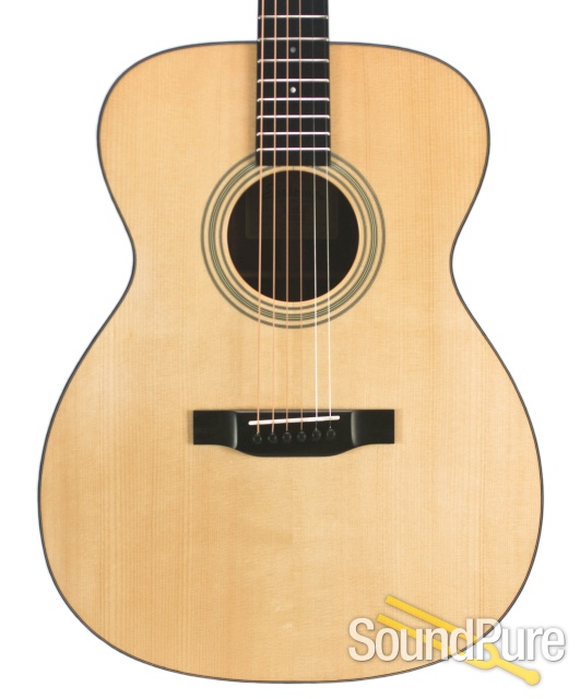 Eastman E10OM Adirondack/Mahogany Acoustic #10555827 — image 1