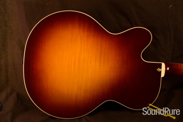 Benedetto Bravo Antique Burst S1545 Archtop Guitar - Demo Deal — image 9