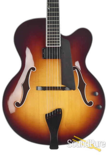 Benedetto Americana Antique Burst 17" Archtop #S1682 - Used