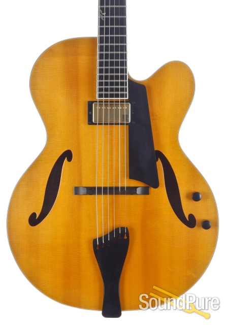 Benedetto Bravo Deluxe Honey Blonde Archtop #S1614 - Used