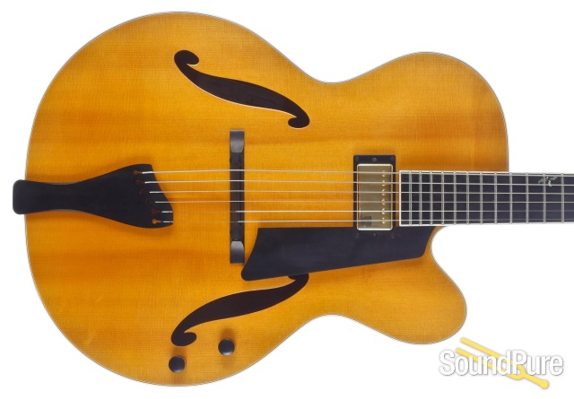 Benedetto Bravo Deluxe Honey Blonde Archtop #S1614 - Used — image 8