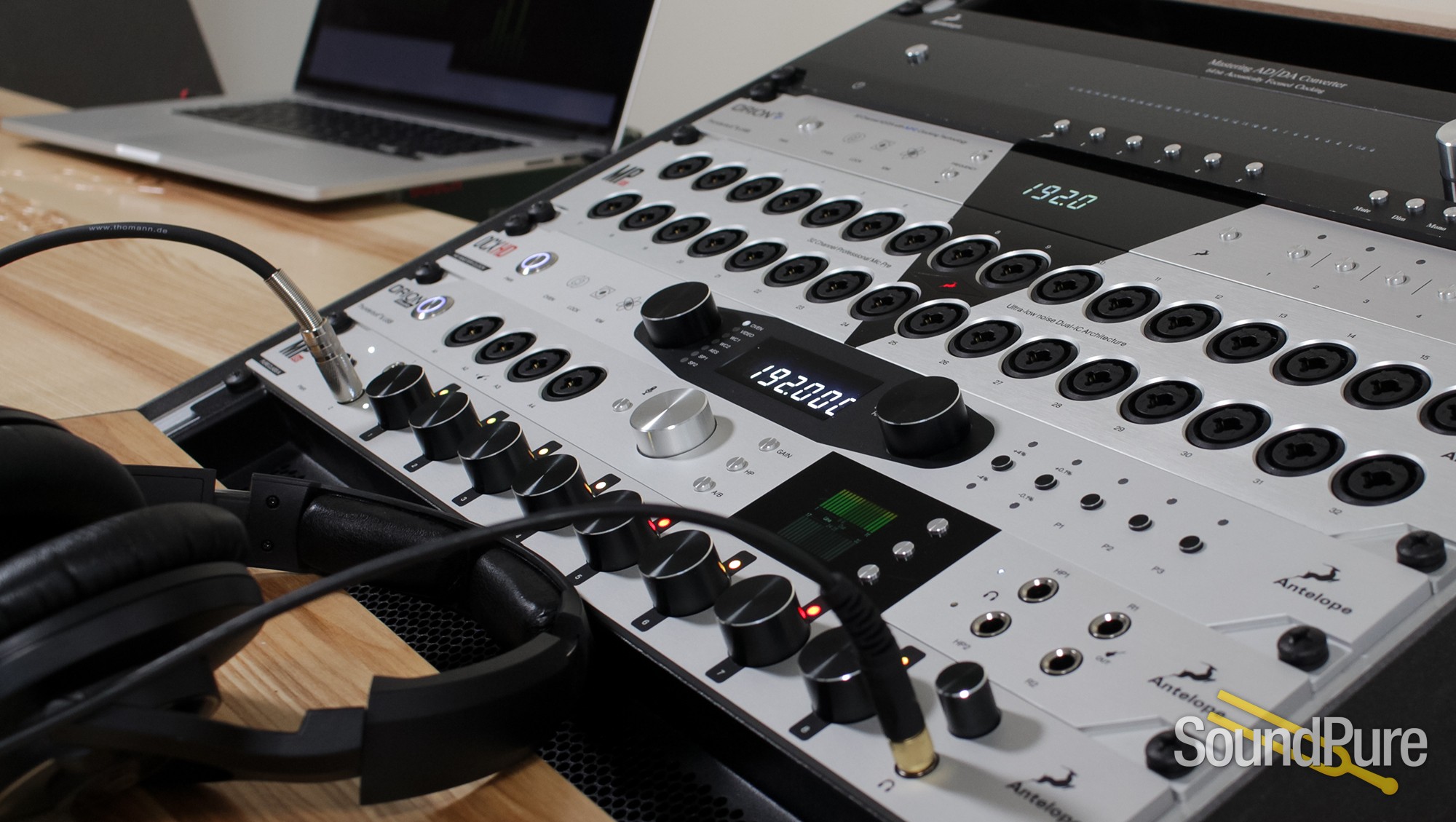 Antelope Audio OCX HD 768 KHz HD Master Clock