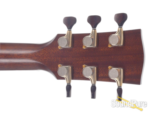 Goodall Jumbo Cutaway Master Sitka/Rosewood #RJC5233 - Used — image 2