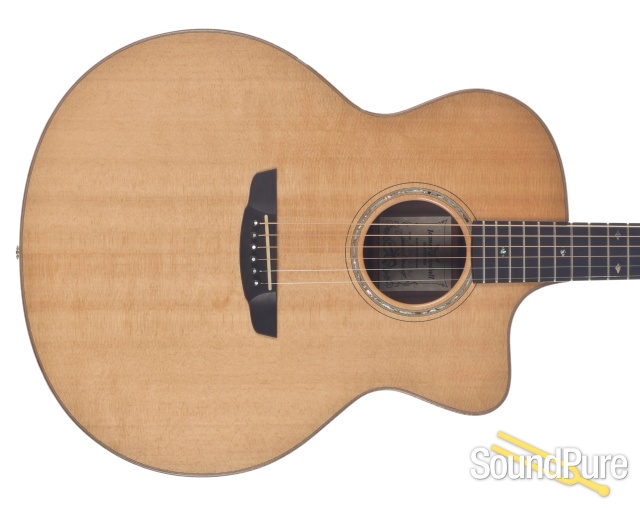 Goodall Jumbo Cutaway Master Sitka/Rosewood #RJC5233 - Used — image 5