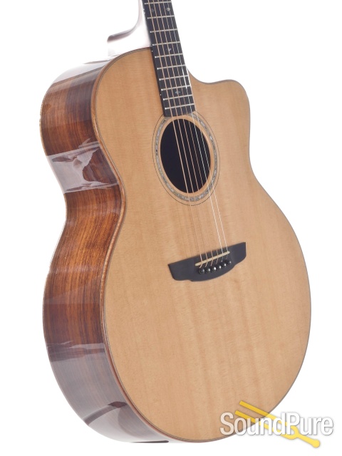 Goodall Jumbo Cutaway Master Sitka/Rosewood #RJC5233 - Used — image 7