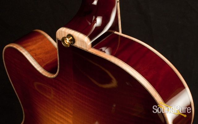 Buscarino Electric Virtuoso KM0892605 - MINT! Archtop Guitar — image 2