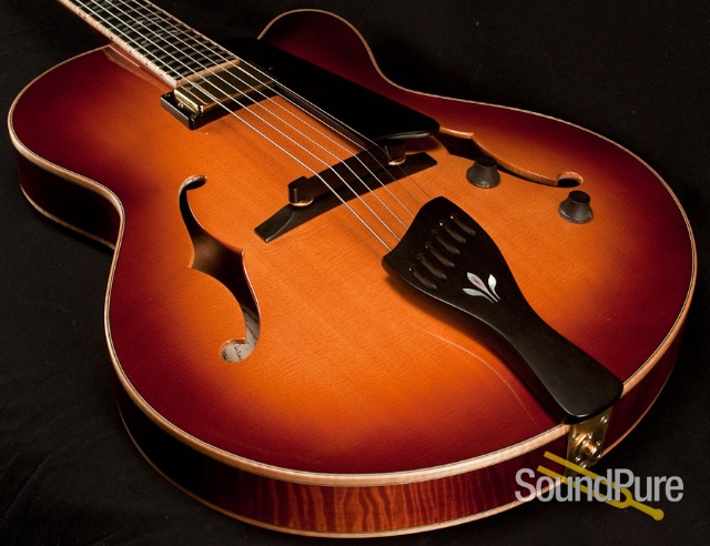 Buscarino Electric Virtuoso KM0892605 - MINT! Archtop Guitar — image 9
