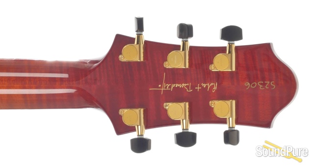 Benedetto Bambino Deluxe Autumn Burst Archtop #52306 - Used — image 4