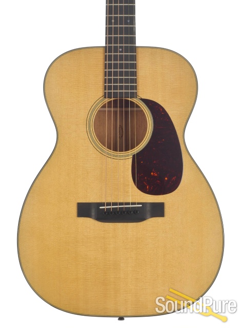Martin 00-18 Sitka/Mahogany Acoustic Guitar #2060672 - Used — image 1