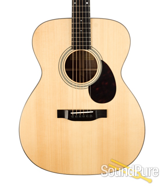 Eastman E10OM Adirondack/Mahogany Acoustic #14855778 — image 1