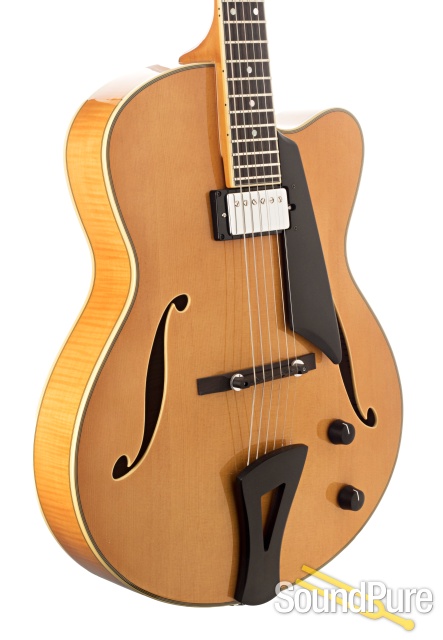 Comins GCS-16-1 Spruce/Flame Maple Blond Archtop #118045 — image 2