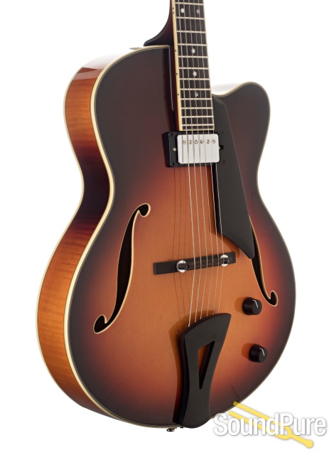 Comins GCS-16-1 Spruce/Maple Autumn Burst Archtop #118039 — image 4